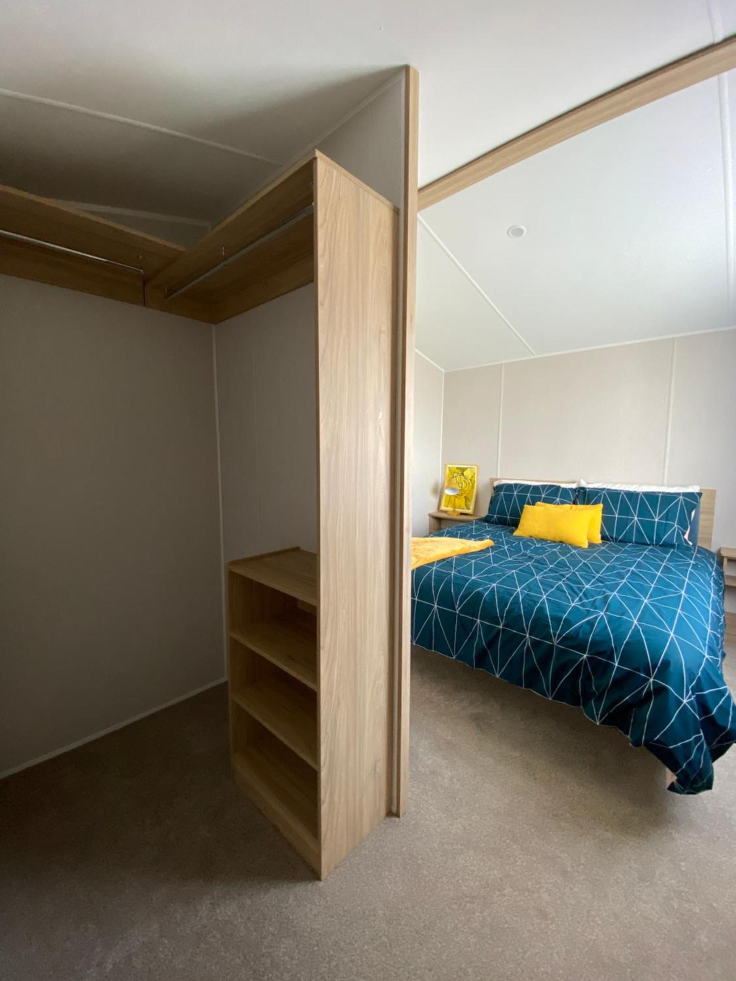 Verbzen Holiday Caravan At St Osyth Beach, Clacton-On-Sea By Verb Holidays Saint Osyth Exterior foto