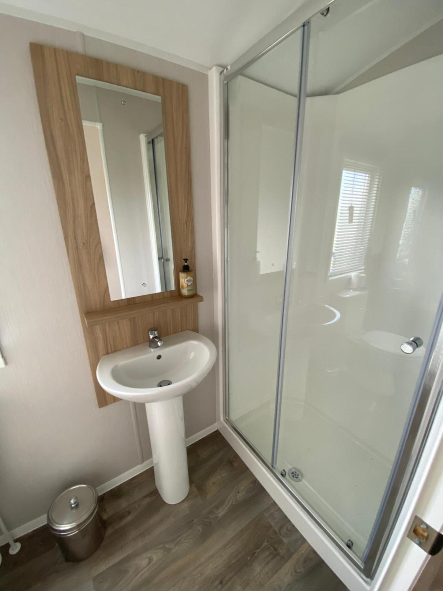 Verbzen Holiday Caravan At St Osyth Beach, Clacton-On-Sea By Verb Holidays Saint Osyth Exterior foto